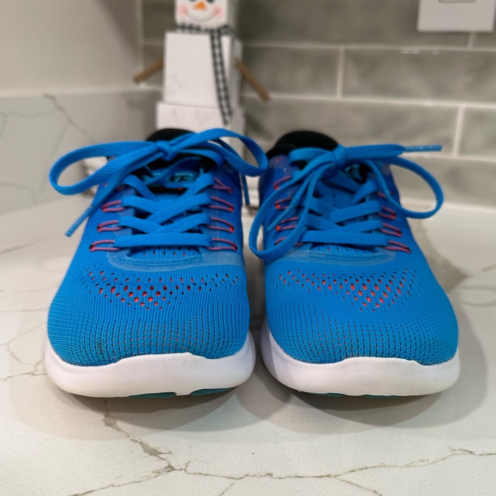 Nike Free RN. Women Size 5.5 Color Blue And Pink. - Picture 7 of 10